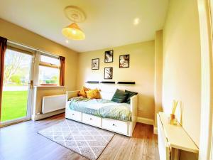 Ruang duduk di Private en-suite room