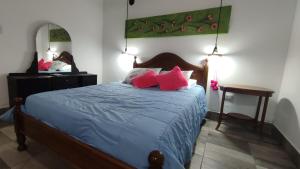 Fotografie z fotogalerie ubytování Casa hasta 6 personas a minutos del nodo tecnológico sobre avenida principal la banda -consulte para 10 personas o más v destinaci La Banda