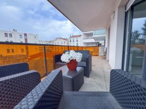 Balkón alebo terasa v ubytovaní Bel appartement climatisé & parking