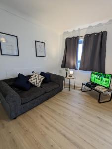 Khu vực ghế ngồi tại Chic Colchester Flat +4 ảnh