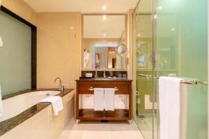 Uma casa de banho em Asiana Hotel Dubai