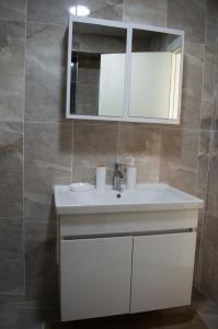 Ένα μπάνιο στο Luxe Suite AY37 +32 φωτογραφίες