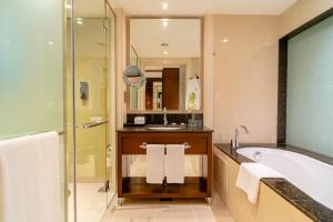 Uma casa de banho em Asiana Hotel Dubai