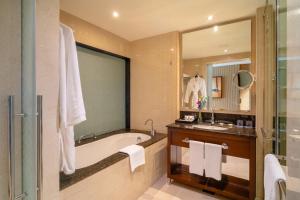 Uma casa de banho em Asiana Hotel Dubai