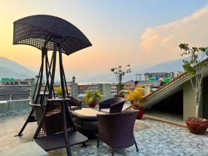 Pemandangan gunung umum atau pemandangan gunung yang diambil dari hotel