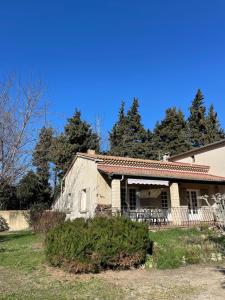 Imagen de la galería de House with pool in Provence, en Bédarrides