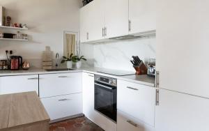 Kuchyňa alebo kuchynka v ubytovaní Typical Parisian Flat # Le Marais # Musée Picasso