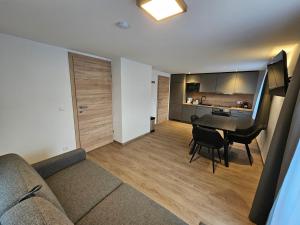 Posedenie v ubytovaní New, cozy retreat, 300 m to ski bus in Schladming Region