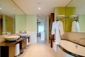 Uma casa de banho em Asiana Hotel Dubai