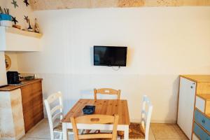 Η κουζίνα ή μικρή κουζίνα στο Avita Mare +5 φωτογραφίες