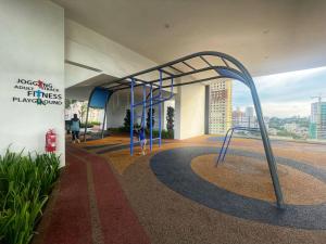 Tom and Jerry Suite with Infinity Pool的儿童游玩区