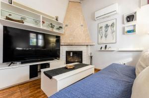 Μια τηλεόραση ή/και κέντρο ψυχαγωγίας στο YourHouse Can Gancho Villa