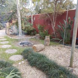 Vrt pred nastanitvijo Casa em Florianópolis pé na areia com sauna