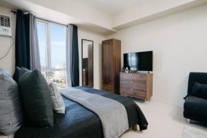 Μια τηλεόραση ή/και κέντρο ψυχαγωγίας στο Avida Riala in the Centre of IT Park