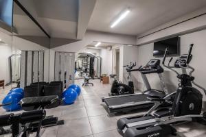 Posilňovňa alebo fitness centrum v ubytovaní Oniro City