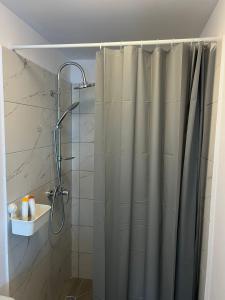 Koupelna v ubytování LaLa HOME + 29 fotografií