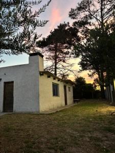 Το κτήριο όπου στεγάζεται  η παραθεριστική κατοικία