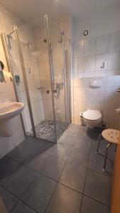 Koupelna v ubytování Hotel Gästehaus Linden
