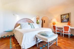 Ένα ή περισσότερα κρεβάτια σε δωμάτιο στο Hôtel Marina di cavu +76 φωτογραφίες