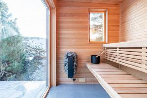 Billede fra billedgalleriet på Oceanfront Retreat Heated Pool, Sauna, Jacuzzi i Stavsnäs + 45 billeder