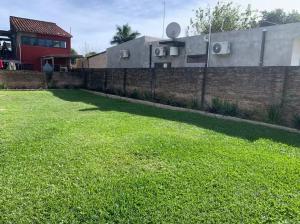 Zahrada ubytování Casa y Monoambiente en Pilar, Py