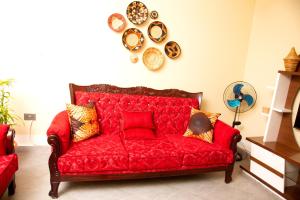 Area soggiorno di Kirungi Vacation Homes