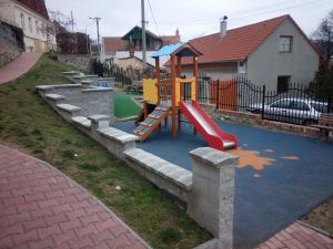 Herní místnost nebo prostor pro děti v ubytování Havranův dům Suchohrdly