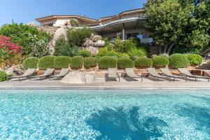 Πισίνα στο ή κοντά στο Hôtel Marina di cavu