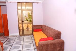 Area soggiorno di Kirungi Vacation Homes