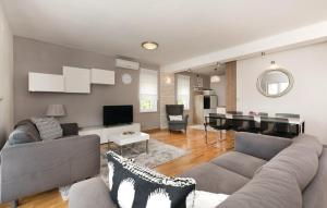 Posezení v ubytování Holiday Home NIKO + 36 fotografií