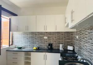 Afbeelding uit fotogalerij van Techas Stylish 2-Bedroom 8 min to Beach in Tarrafal