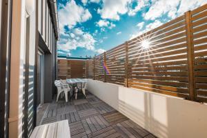 Balkoni atau teres di Rooftop duplex 2 steps from Paris