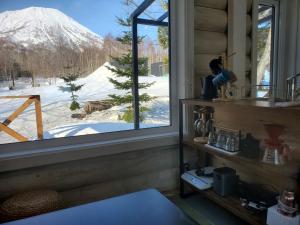 Ein allgemeiner Bergblick oder ein Berglick von des Campingplatzes aus