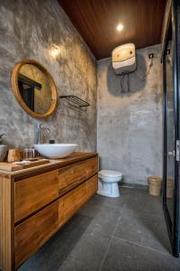 Ванная комната в Mawa Villas Canggu +22 фотографии