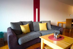 Photo de la galerie de l'établissement Große Ferienwohnung, Apartment in Leimen WeHome Komfort, à Leimen