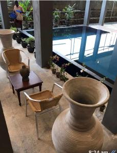 Bazén v ubytování Home away from home , secured home stay for women in Colombo suburbs Gated resident, five star facility, Opal residencies Malabe , Colombo nebo v jeho okolí