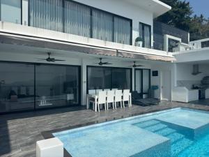 Φωτογραφία από το άλμπουμ του Balcony on the sea σε Nathon Bay