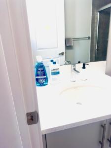 Fotografie z fotogalerie ubytování Private room Minutes to Calgary airport YYC, Downtown, Banff v destinaci Calgary + 1 fotografie