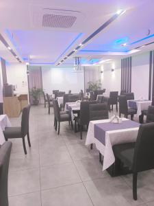 Posedenie v ubytovaní Hotelik & Restauracja Amber