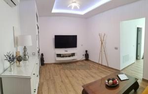 TV/trung tâm giải trí tại Casa Amelia - Exclusiva casa rural con Jacuzzi en Telde +21 ảnh