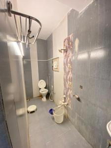 Koupelna v ubytování Hotel Aakash Navrangpura