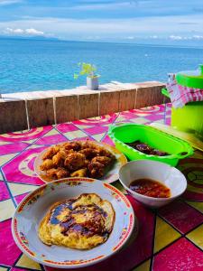 Φαγητό σε αυτό το δωμάτιο σε οικογενειακή κατοικία ή κάπου εκεί κοντά