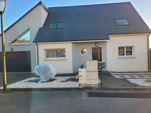 ミュルザンヌにあるMaison proche du circuit des 24h du Mansの大白家