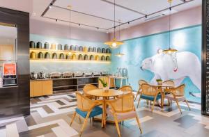 Ảnh trong thư viện ảnh của In Now Panorama Hotel - Seven Star Cave East Gate ở Zhaoqing