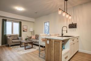 Fotografie z fotogalerie ubytování Chic Suite by Westlynn v destinaci Little Current