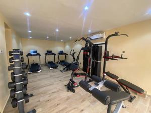 Fitness centrum a/nebo fitness zařízení v ubytování Shortlet spaces