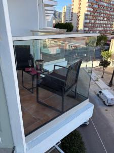 Apartamentos Buendia Suites - Torremolinos Centro的阳台或露台