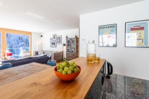 Setusvæði á NEW Modern 4BR Villa with Mountain Views in Davos