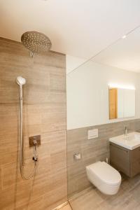 Baðherbergi á NEW Modern 4BR Villa with Mountain Views in Davos