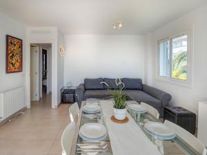 Et opholdsområde på Balmins White by Hello Homes Sitges
